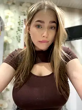 Milana mil online show from October 9, 2025, 3:32 pm