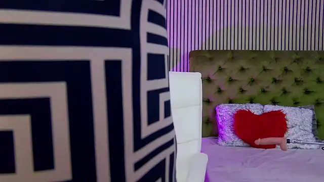 LadyTouch online show from November 7, 2025, 12:43 am