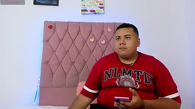 MICHAEL AND SHARON online show from October 19, 2025, 4:24 am