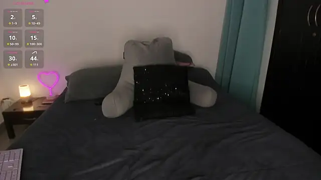  lucianapalmer online show from March 17, 2026, 11:30 pm