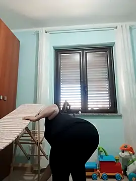 Dolcecurvy online show from July 8, 2026, 2:21 pm