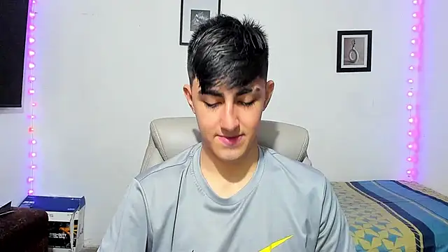 Snapshot of babymaik chatting on October 17, 2025, 8:22 pm babymaik online show from October 17, 2025, 8:22 pm