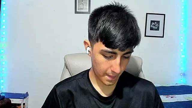 Snapshot of babymaik chatting on November 17, 2025, 5:24 am babymaik online show from November 17, 2025, 5:24 am