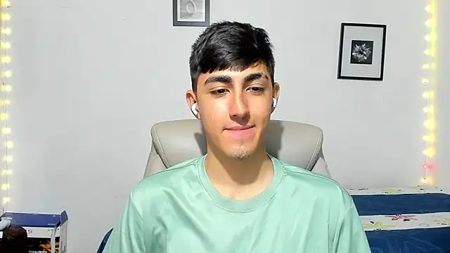 Snapshot of babymaik chatting on November 19, 2025, 5:29 am babymaik online show from November 19, 2025, 5:29 am