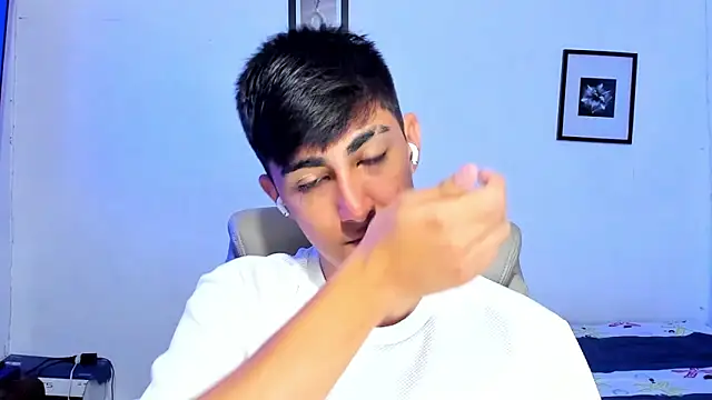 Snapshot of babymaik chatting on December 2, 2025, 1:50 pm babymaik online show from December 2, 2025, 1:50 pm