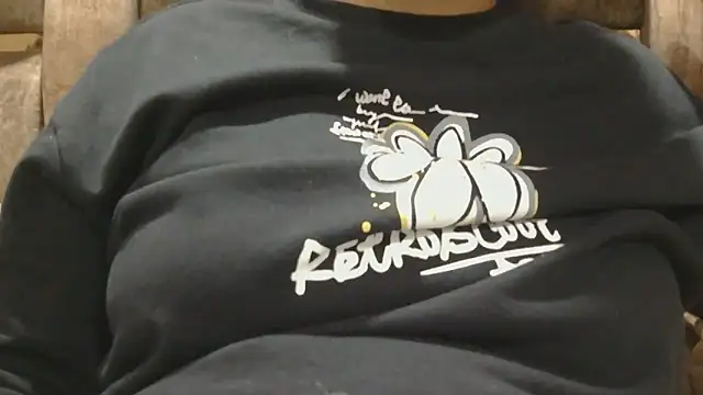 MilkyQueen69 online show from February 13, 2026, 5:42 pm