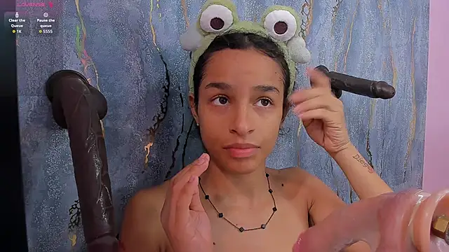 Snapshot of honey_sofii_ chatting on September 24, 2025, 11:57 am honey sofii online show from September 24, 2025, 11:57 am