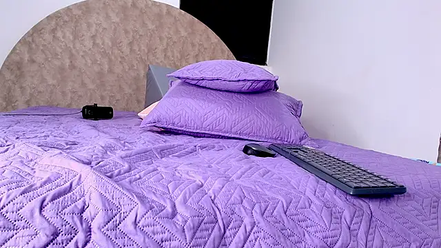 abigail fx online show from November 15, 2025, 3:04 am