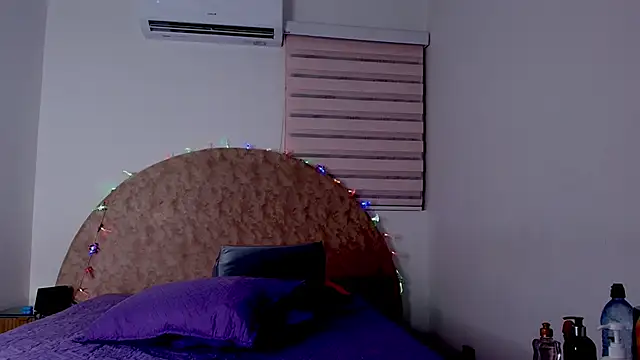 abigail fx online show from December 4, 2025, 3:05 am