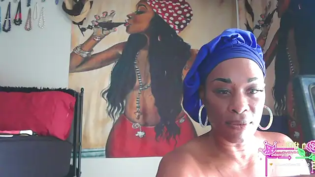 Queenanitadix online show from April 14, 2026, 5:41 pm