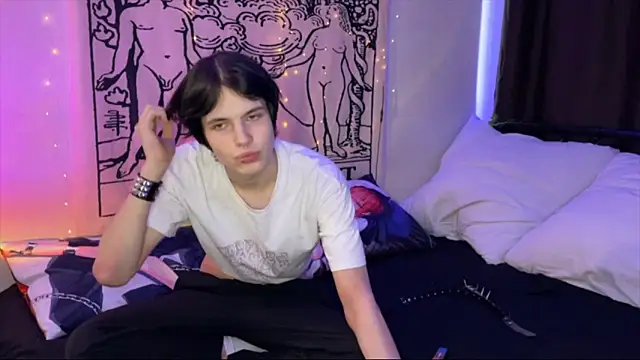 timi-moon online show from February 19, 2025, 10:34 am