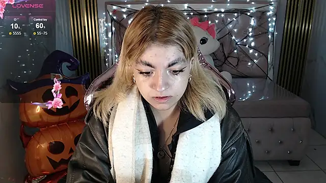 Snapshot of lili_conor_s chatting on October 23, 2025, 3:17 am lili conor s online show from October 23, 2025, 3:17 am