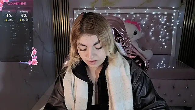 Snapshot of lili_conor_s chatting on November 8, 2025, 3:18 am lili conor s online show from November 8, 2025, 3:18 am