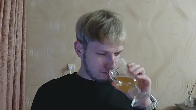 Snapshot of frama666 chatting on March 1, 2026, 5:48 pm frama666 online show from March 1, 2026, 5:48 pm