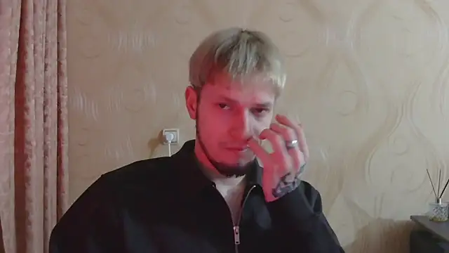 Snapshot of frama666 chatting on March 10, 2026, 8:14 pm frama666 online show from March 10, 2026, 8:14 pm