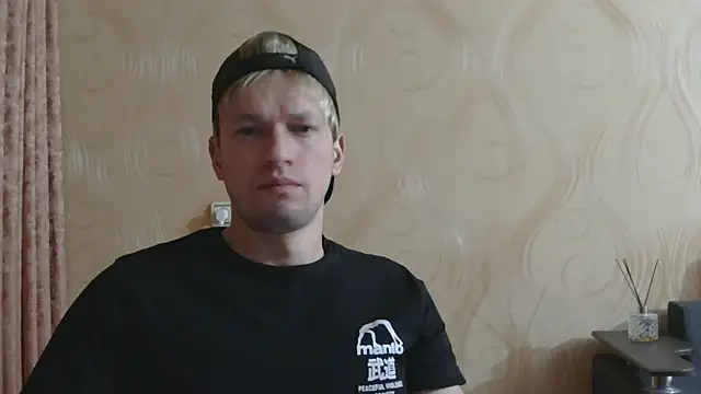 Snapshot of frama666 chatting on May 5, 2026, 8:28 pm frama666 online show from May 5, 2026, 8:28 pm