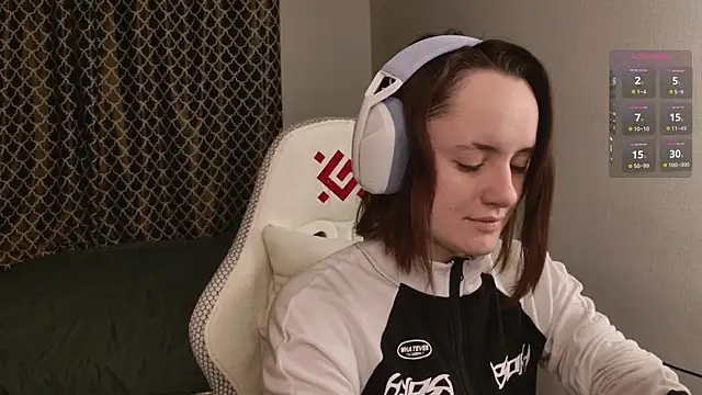 Luna Loveee online show from November 13, 2025, 3:49 am