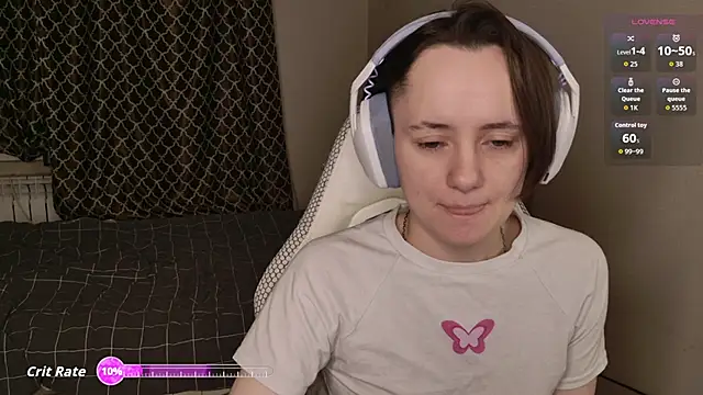 Luna Loveee online show from February 12, 2026, 3:56 am