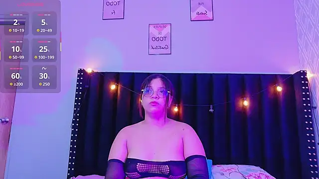 Snapshot of innocenthazel chatting on November 2, 2025, 12:18 pm innocenthazel online show from November 2, 2025, 12:18 pm