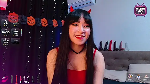 miyakimi0101 online show from October 28, 2025, 12:47 am