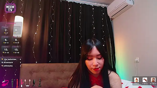 miyakimi0101 online show from February 3, 2026, 2:53 am