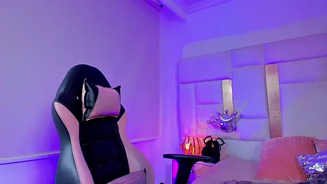 SteffyMontes online show from November 27, 2025, 1:57 pm