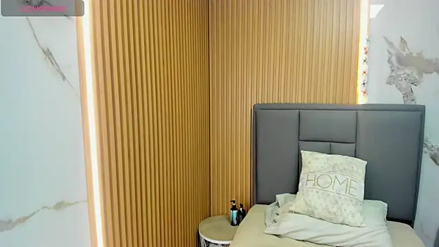 MEGANZARICK online show from November 21, 2025, 3:05 am