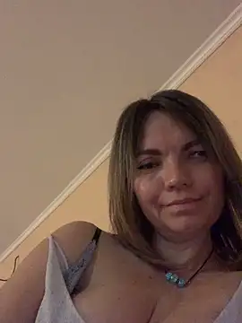 Ella Pearlie online show from October 16, 2025, 9:27 pm