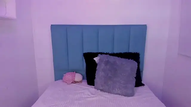 Snapshot of Anniie__Evans chatting on October 1, 2025, 3:07 pm Anniie  Evans online show from October 1, 2025, 3:07 pm