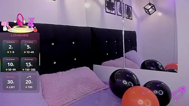 Snapshot of Anniie__Evans chatting on October 22, 2025, 4:24 am Anniie  Evans online show from October 22, 2025, 4:24 am