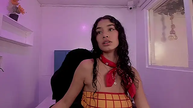 Snapshot of Anniie__Evans chatting on October 31, 2025, 4:13 am Anniie  Evans online show from October 31, 2025, 4:13 am