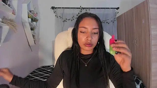 Snapshot of Emma_lorense22 chatting on November 13, 2025, 7:02 pm Emma lorense22 online show from November 13, 2025, 7:02 pm