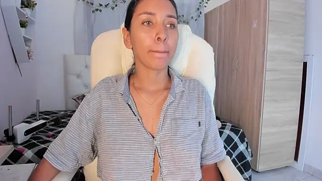 Snapshot of Emma_lorense22 chatting on November 27, 2025, 7:27 pm Emma lorense22 online show from November 27, 2025, 7:27 pm