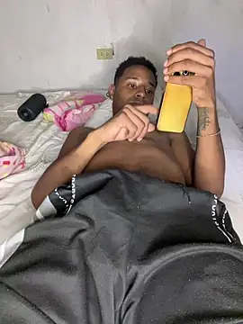 Liam Canales online show from March 21, 2025, 3:33 am