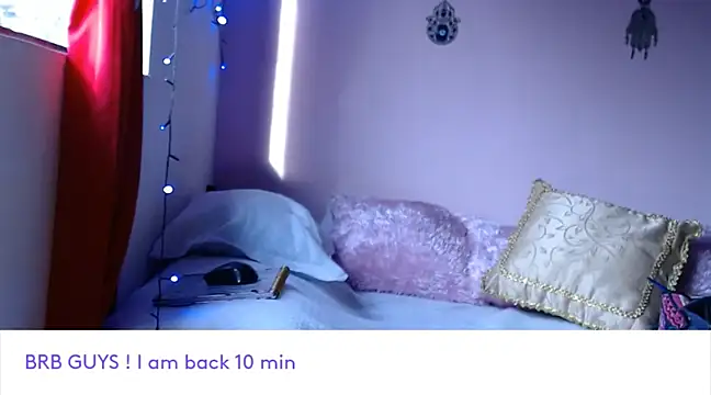 Maddy Jhonsson online show from February 28, 2025, 12:09 pm