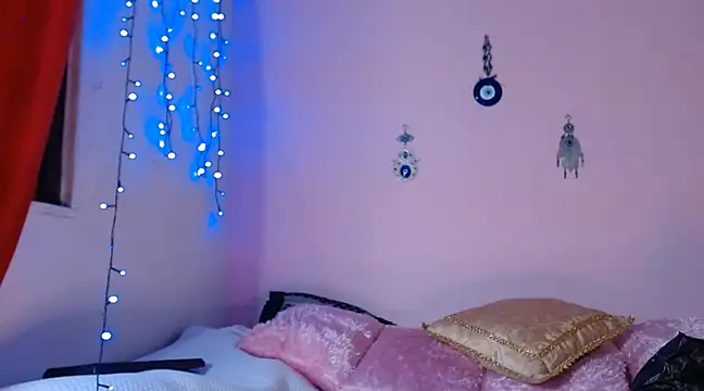 Maddy Jhonsson online show from March 11, 2025, 11:59 pm