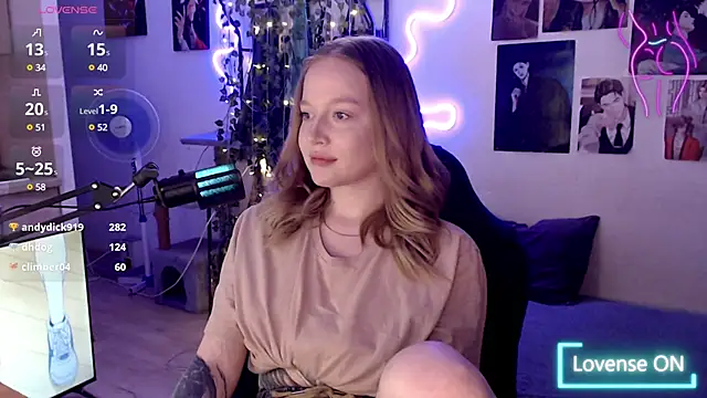 lissallor  online show from February 25, 2025, 1:06 pm