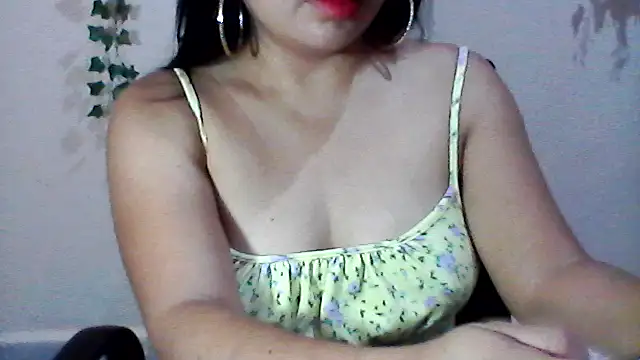 Snapshot of shashel5 chatting on March 2, 2026, 8:10 am shashel5 online show from March 2, 2026, 8:10 am