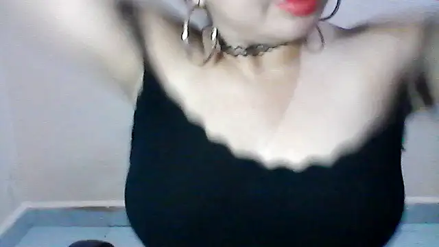 Snapshot of shashel5 chatting on June 2, 2026, 5:31 am shashel5 online show from June 2, 2026, 5:31 am