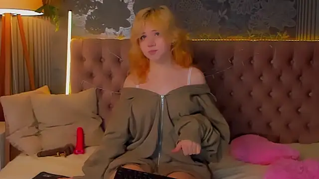 EmilyAngells online show from February 11, 2026, 7:57 am