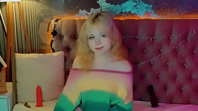 EmilyAngells online show from June 22, 2026, 7:05 am