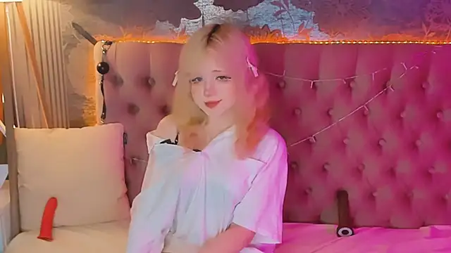 EmilyAngells online show from July 3, 2026, 6:09 am