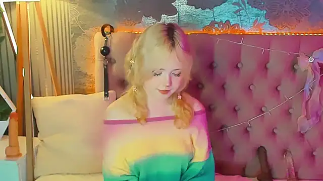 EmilyAngells online show from July 7, 2026, 6:58 am