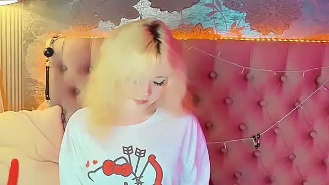 EmilyAngells online show from July 12, 2026, 6:37 am