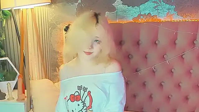 EmilyAngells online show from July 17, 2026, 6:42 am