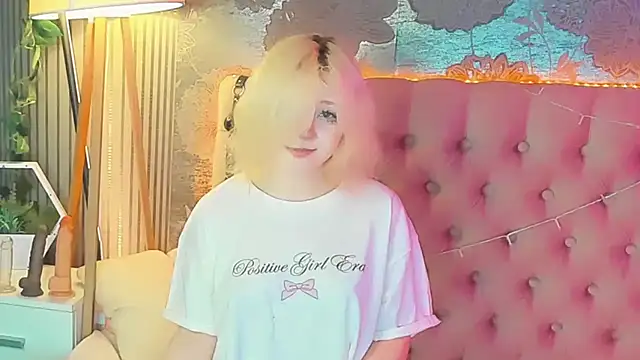 EmilyAngells online show from July 19, 2026, 7:12 am