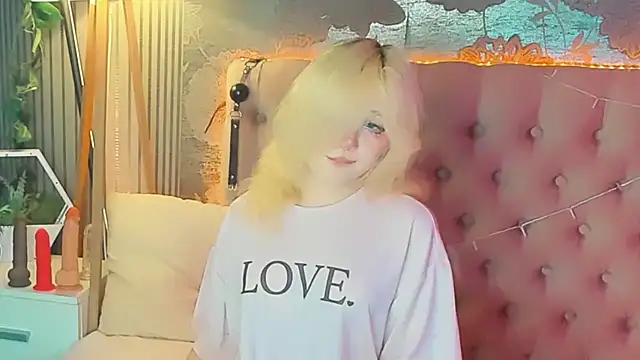 EmilyAngells online show from July 20, 2026, 11:12 am