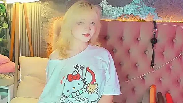 EmilyAngells online show from August 4, 2026, 6:16 am