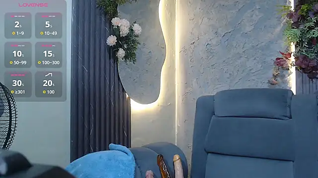 denise babe  online show from December 21, 2025, 4:52 am