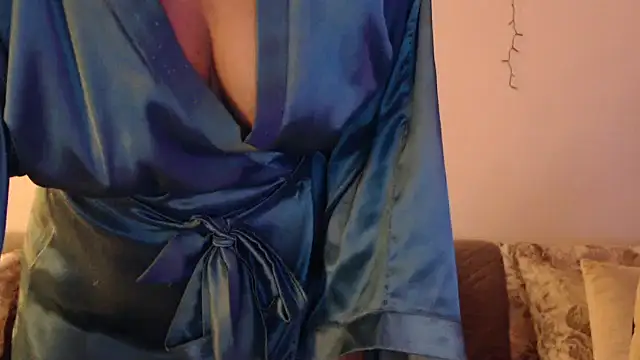 YourfantasyGiuly online show from July 9, 2026, 5:33 am